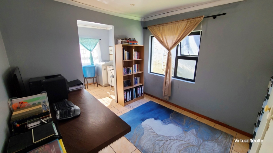 4 Bedroom Property for Sale in Thornton Western Cape